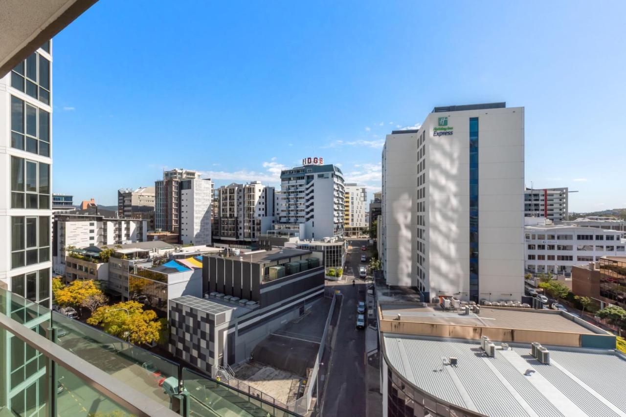 Quattro On Astor Aparthotel Brisbane Exterior photo
